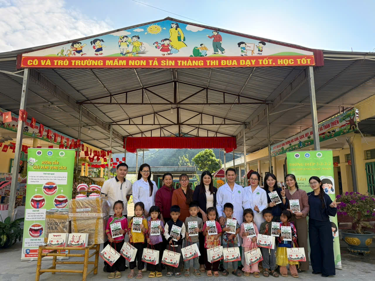 BỆNH VIỆN RĂNG HÀM MẶT TRUNG ƯƠNG HÀ NỘI TRIỂN KHAI HOẠT ĐỘNG CHĂM SÓC SỨC KHỎE RĂNG MIỆNG CHO TRẺ MẦM NON TẠI ĐIỆN BIÊN
